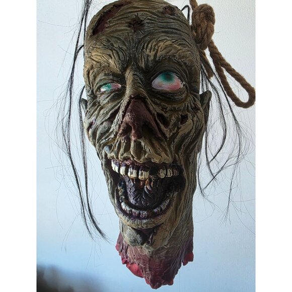 Vintage rubber zombie head skull beheaded hanging Halloween prop nail realistic - Picture 6 of 13